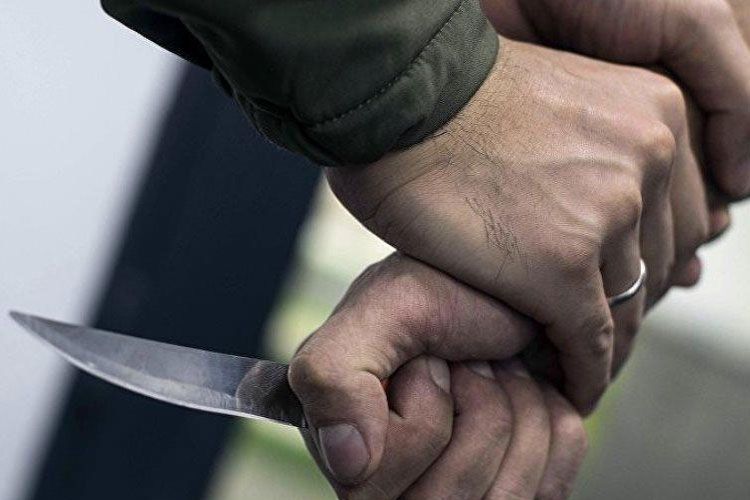 Lənkəranda gənclərin davası qanla bitdi, iki nəfər bıçaqlandı
