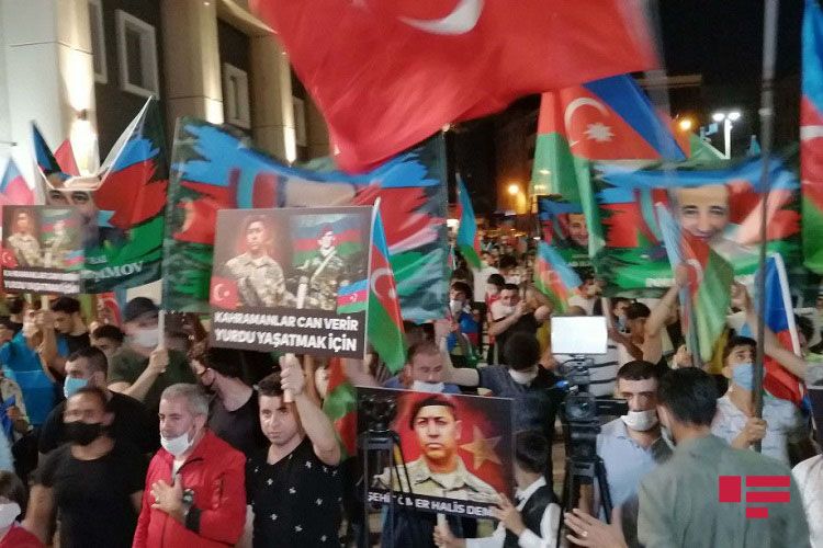 İstanbulda yenidən Azərbaycana dəstək mitinqi keçirilib - FOTO