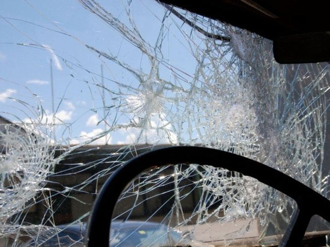 Maşın hasara çırpıldı, sürücünün meyiti zorla çıxarıldı