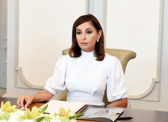 Mehriban Əliyeva uşaqları təbrik edib