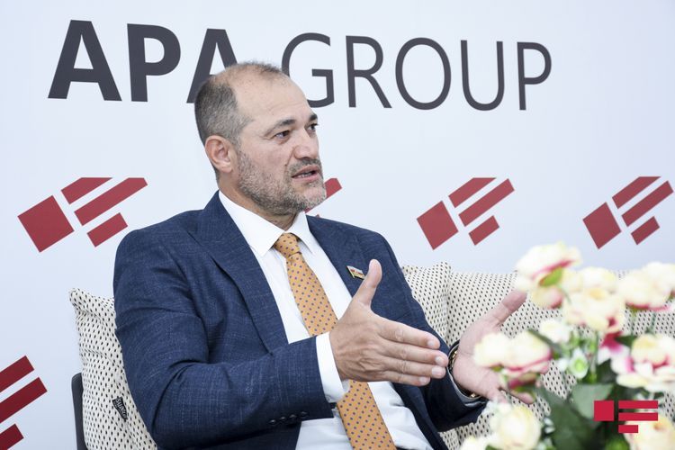 "Torpaqlar pay-püş edilib" - DEPUTAT