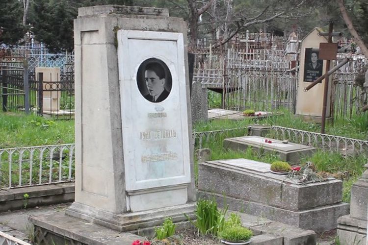 Asəf Zeynallının məzarı ilə bağlı RƏSMİ AÇIQLAMA