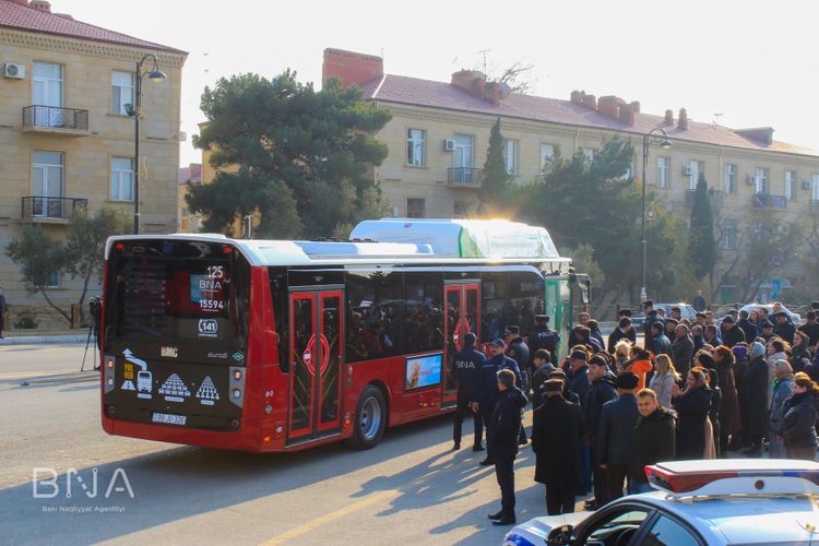 İctimai nəqliyyatdakı sıxlığın qarşısını almaq üçün YENİ TƏKLİF