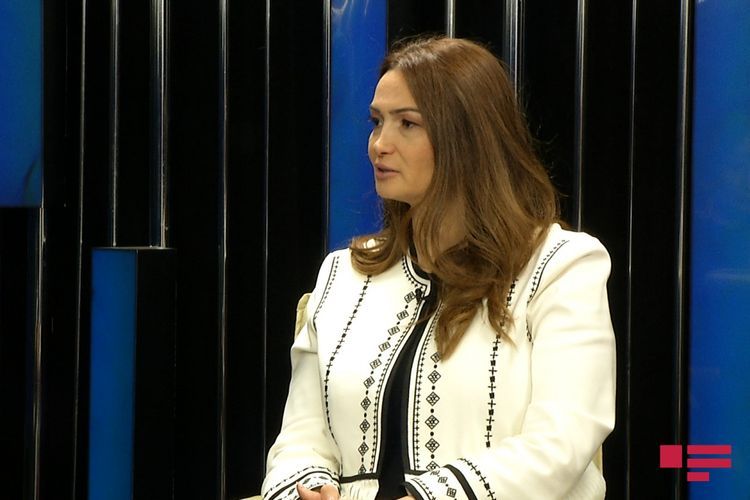 "Həftəsonu küçəyə çıxmanın qadağan olunması vacibdir" - Deputat