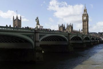 Britaniyaya səfər edənlər 14 günlük özünütəcrid sisteminə məcbur ediləcək