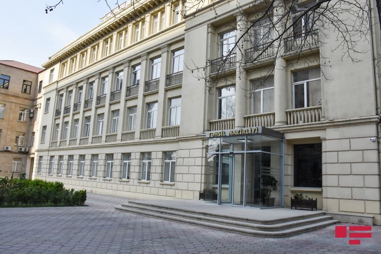 Müəllimlərin yerdəyişməsinə elektron sənəd qəbulu başa çatdı