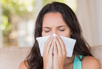 Allergik xəstəliklər, yoxsa koronavirus infeksiyası? - Professor fərqi açıqladı