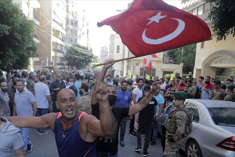 Livanda erməni əsilli teleaparıcı Türkiyəni təhqir etdi, etirazlar başladı