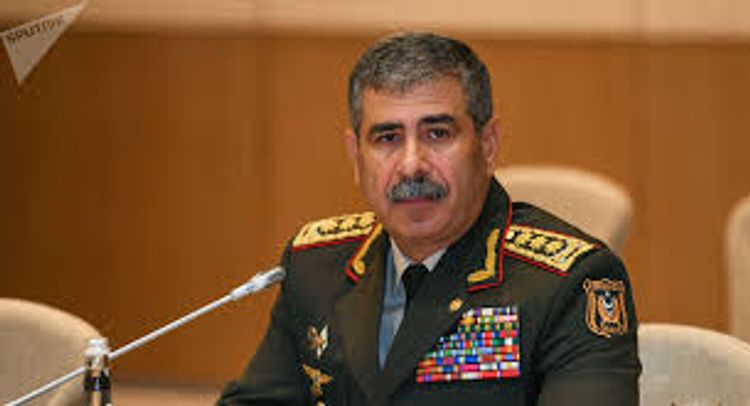 Müdafiə naziri Moskvaya gedir