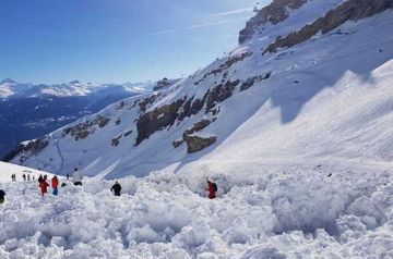 Gürcüstanda qar uçqunu 3 turisti öldürdü