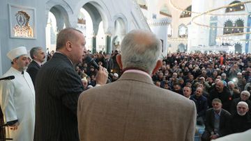 Ərdoğandan koronavirusla bağlı TÖVSİYƏ: "Qucaqlaşmayaq, öpüşməyək”