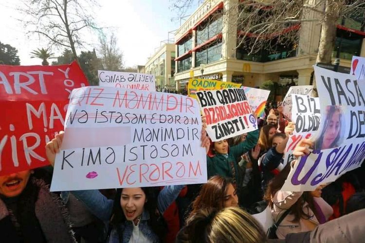 Feministlərin aksiyası qadın hüquqlarının müdafiəsi ilə bağlı idi? - VİDEO