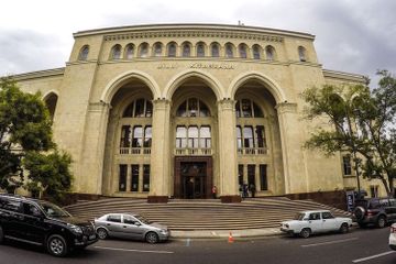 Azərbaycan Milli Kitabxanasında dezinfeksiya aparılır: koronavirusa görə