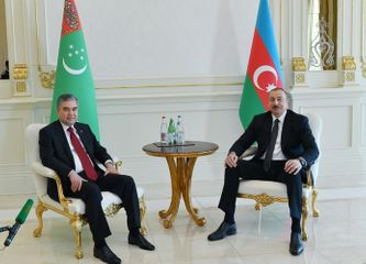 İlham Əliyev Türkmənistan Prezidenti ilə təkbətək görüşüb - YENİLƏNİB