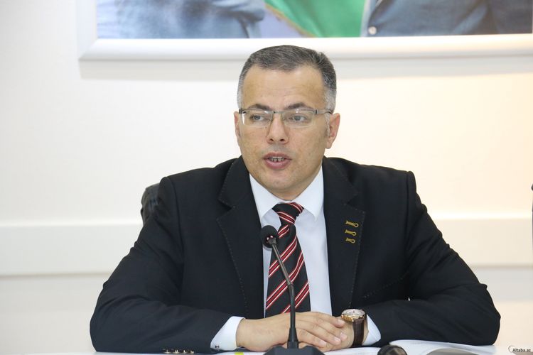 "Manatın real effektiv məzənnəsi bahalaşıb" - Vüsal Qasımlı