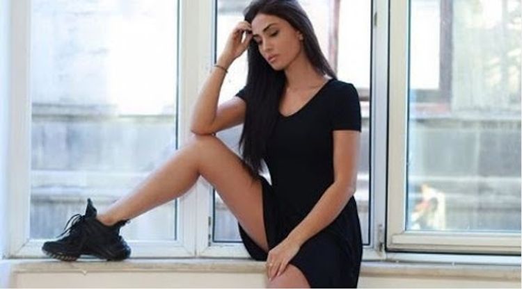 Azərbaycanlı aktrisa hava limanından buraxılmadı - FOTOLAR