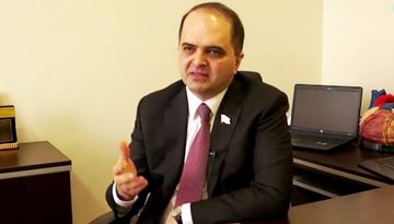 Deputat bayram axşamı şam yandırmaq təklifindən DANIŞDI 