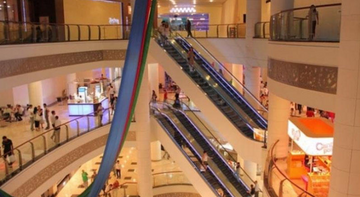 Azərbaycanda iri ticarət mərkəzləri və "Mall"arın fəaliyyəti dayandırıldı - Bir aylıq