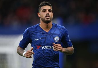 “Çelsi” daha iki futbolçunu göndərir