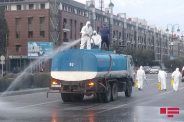 Sumqayıtda küçə və prospektlər xüsusi məhlullarla yuyulur - FOTO