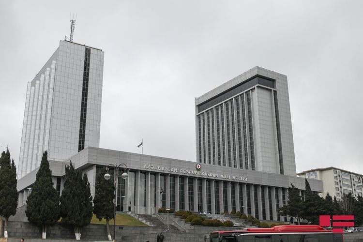 Elmi dərəcəsi olan hərbi qulluqçulara əlavə yaşayış sahəsi veriləcək