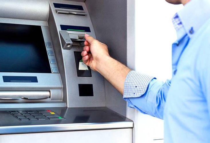 Bank hesablarından oğurluq edən tutuldu 