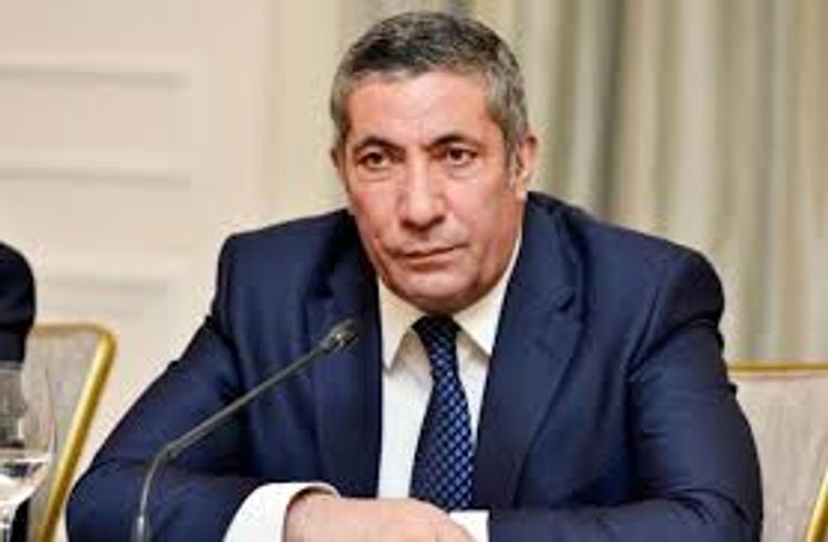 "Nazir qalıb kənarda, onun mətbuat xidməti xalqa əlləzinə oxuyur" - Siyavuş Novruzov