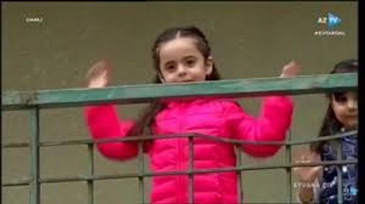 Məşhurlar eyvana birlikdə çıxdılar - VİDEO