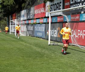 “Qalatasaray” məşqləri bərpa etdi
