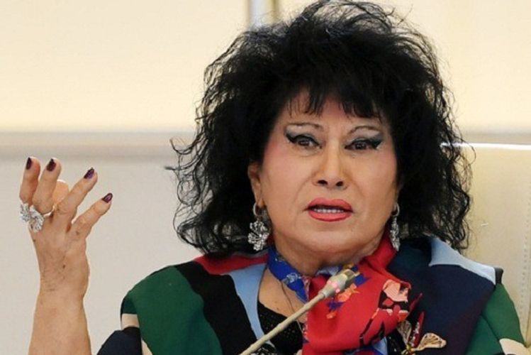 "Zeynəb Xanlarova sağ-salamat evindədir" - Qardaşı qızı