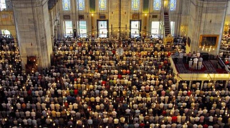 Türkiyədə məscidlərdə bayram namazı ilə bağlı QƏRAR