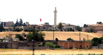 Suriyanın bu şəhərində Türkiyə bayraqları asıldı