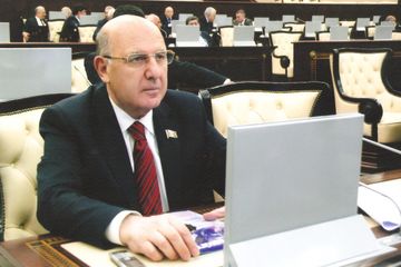 "Tibb işçiləri arasında da virusa inanmayanlar var" - Əhliman Əmiraslanov