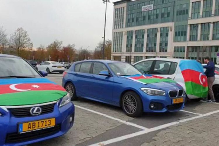 Britaniyada Şuşanın azad edilməsi münasibətilə AVTOYÜRÜŞ