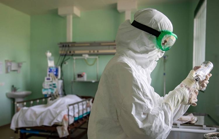 Evdən çıxan koronavirus xəstələrinə cinayət işi açıldı