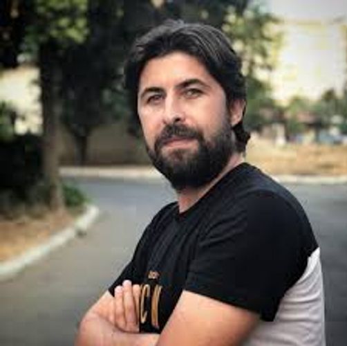 Hamının politoloq olması kimləri incidir?