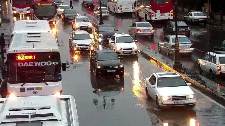 Hazırda Bakının bu yollarında sıxlıqdır - SİYAHI - FOTO