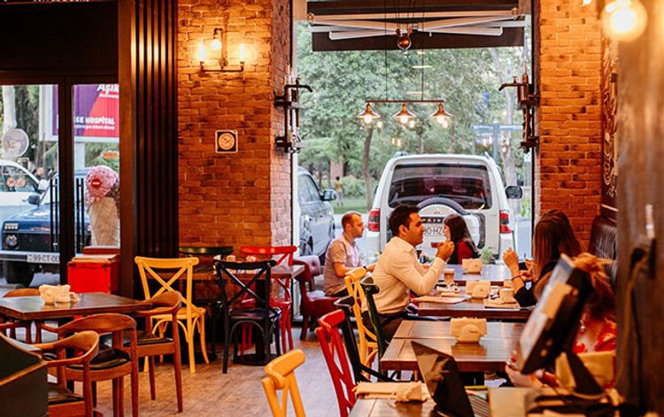 16 restoran və kafedə qaydalar pozuldu