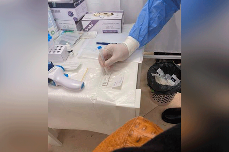 Zaxarova Bakı aeroportunda koronavirus testi verməsindən yazdı