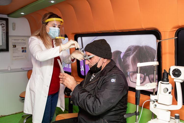 "Azercell"in Mobil Göz Klinikası BMT-nin təşəbbüsü ilə məcburi köçkünlər üçün keçirilən aksiyada iştirak edib - FOTO