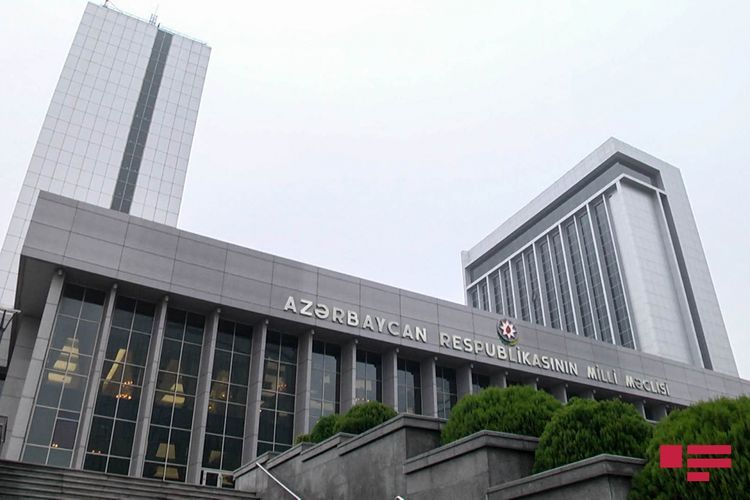Milli Məclis Fransanın həmsədrlikdən geri çağırılması üçün Azərbaycan hökumətinə çağırış etdi