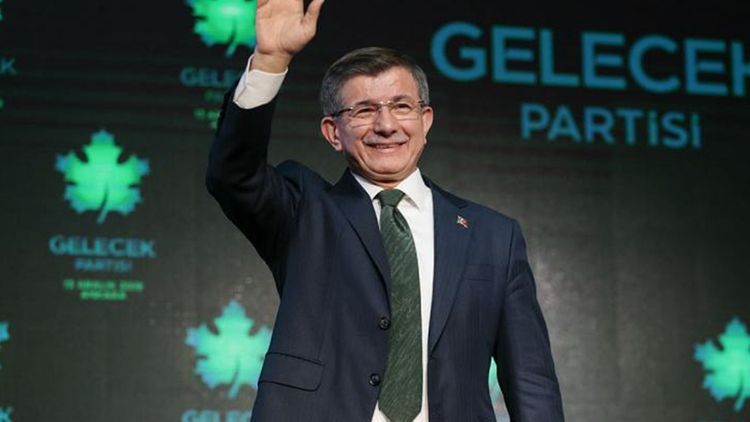 Əhməd Davudoğlu koronavirusa yoluxdu