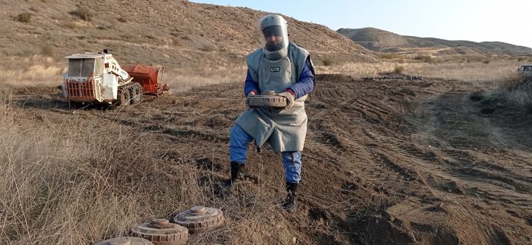 Tərtərdən Suqovuşana çəkiləcək yolun minalardan təmizlənilməsi davam edir - FOTO