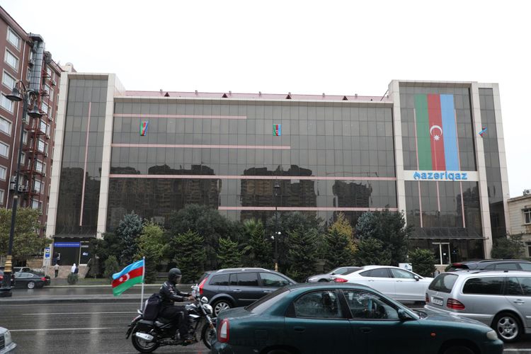 Düşmənin atəşə tutduğu Gəncədə 450 abonentin qaz təchizatı məhdudlaşdırılıb