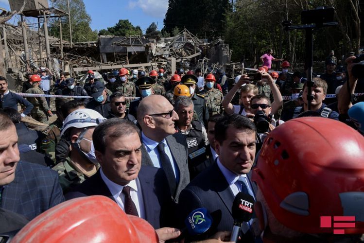 “Həmsədrlər ötən gecə Gəncədə baş verənlərlə bağlı məlumatlandırılıb” - Prezidentin köməkçisi 