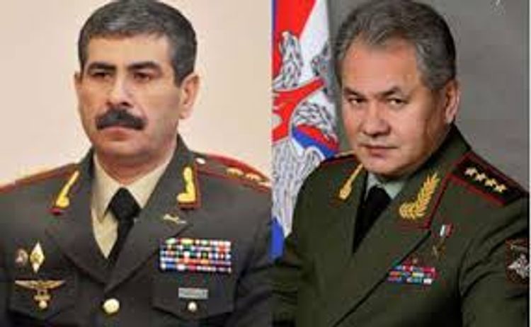 Şoyqu Azərbaycan və Ermənistanın müdafiə nazirləri ilə danışıb 