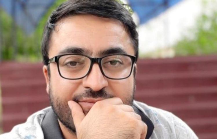 Gənc yazıçı yol qəzasında öldü