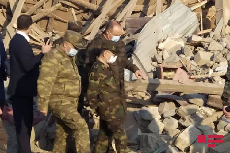 Baş prokuror və Fövqəladə Hallar naziri Gəncədə hadisə yerinə gəlib - FOTO - YENİLƏNİB