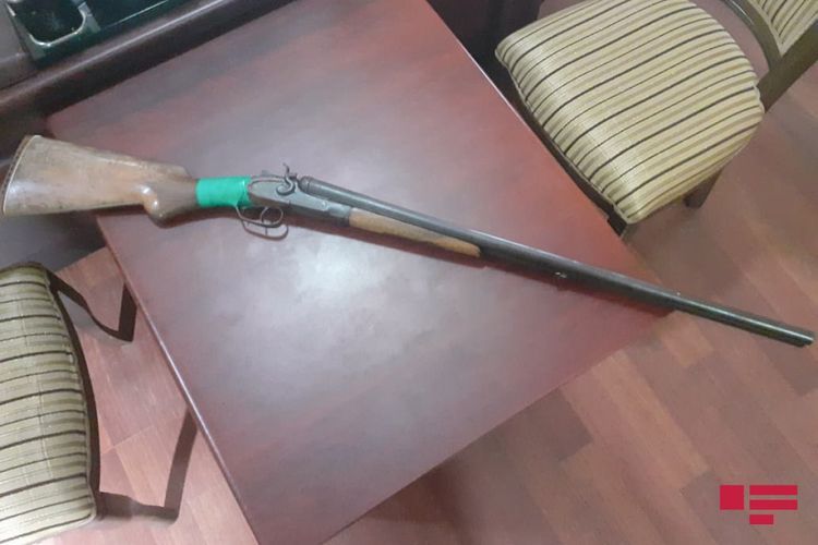Beyləqanda komendant saatını pozan şəxsdən silah götürülüb