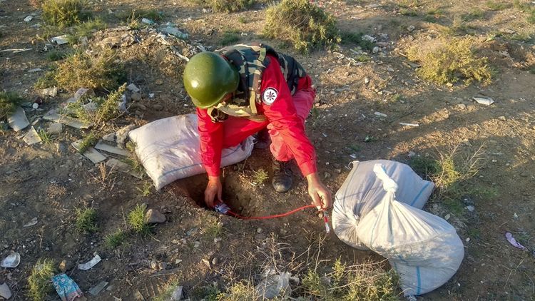 Cəbhəboyu ərazilərdə mərmi qalıqlarının və sursatların zərərsiləşdirilməsi əməliyyatı davam etdirilib - FOTO